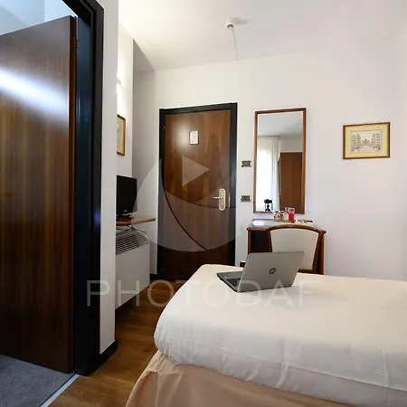 Hotel Daunia 3*